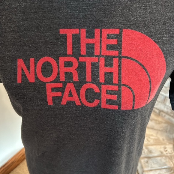 North Face Tee - Picture 3 of 4
